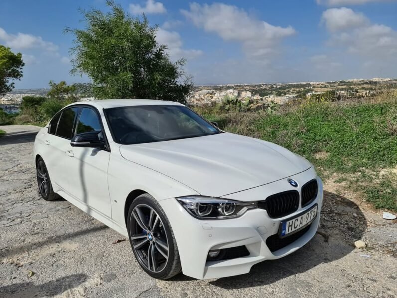 
								BMW 3 Series 330e Msport Plug-in Hybrid full									