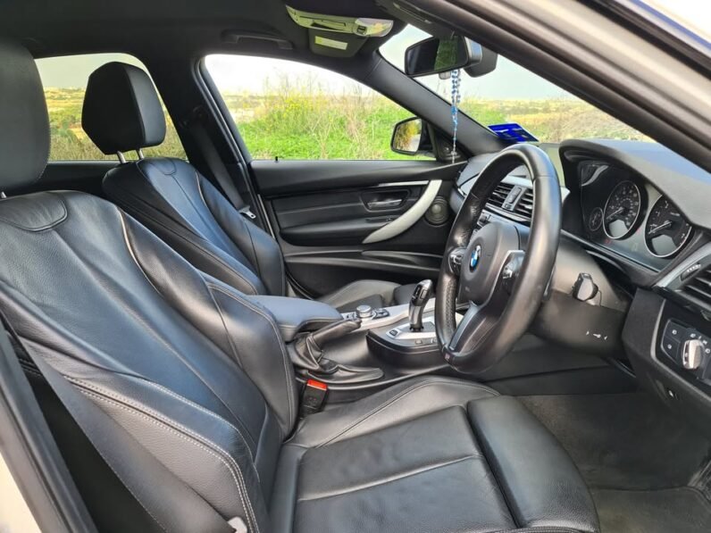 
								BMW 3 Series 330e Msport Plug-in Hybrid full									