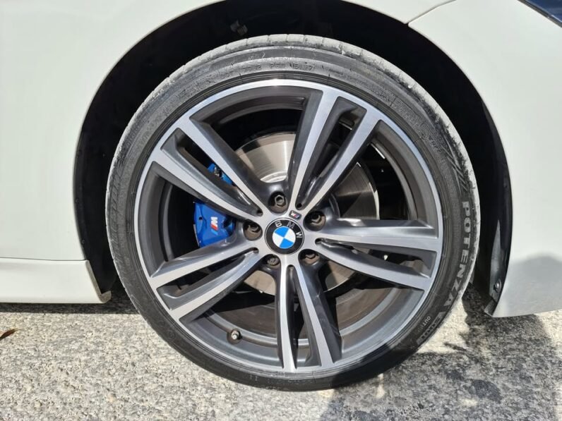 
								BMW 3 Series 330e Msport Plug-in Hybrid full									