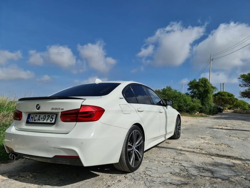 
								BMW 3 Series 330e Msport Plug-in Hybrid full									