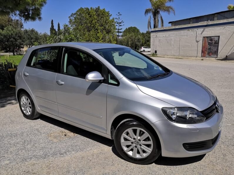 
								Volkswagen Golf Plus MK6 full									