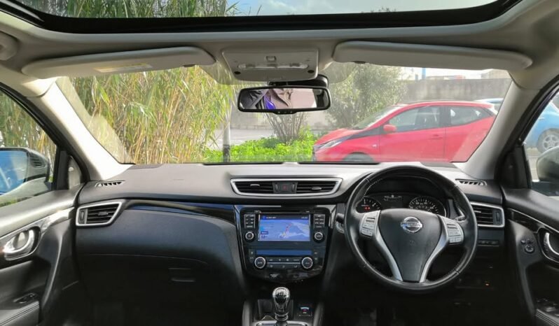
								Nissan Qashqai TEKNA full									