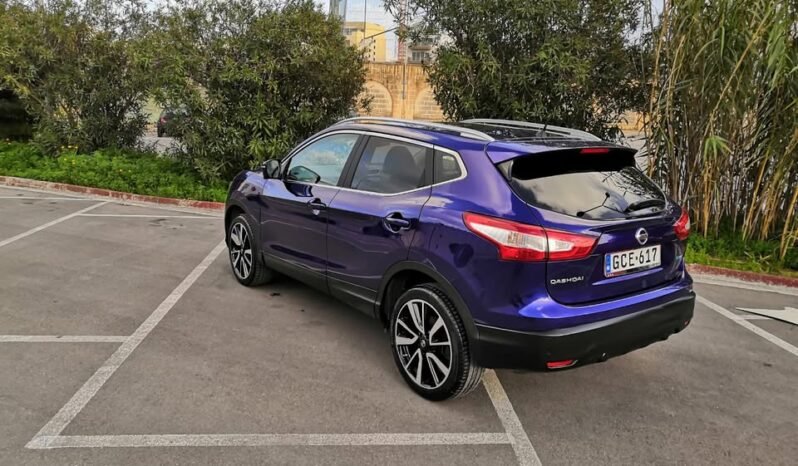 
								Nissan Qashqai TEKNA full									